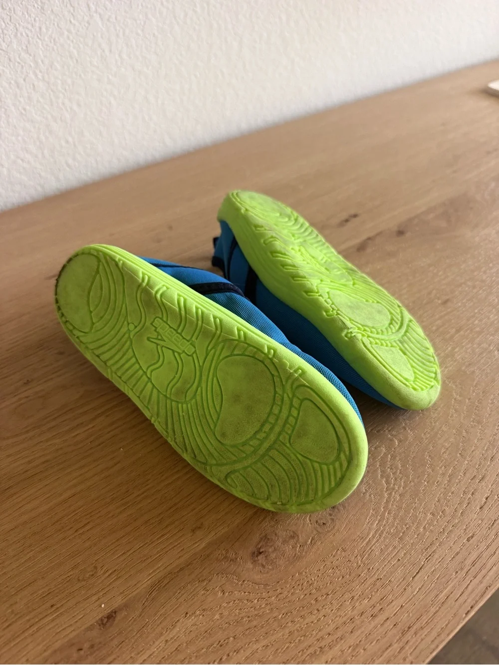 Speedo water shoes